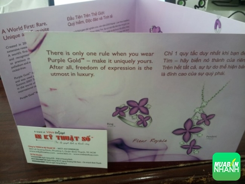 Brochure màu tím nhạt cho cửa hàng mỹ phẩm cao cấp