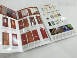 Giới thiệu mẫu brochure sản phẩm - Đặt in brochure sản phẩm cửa gỗ chất lượng